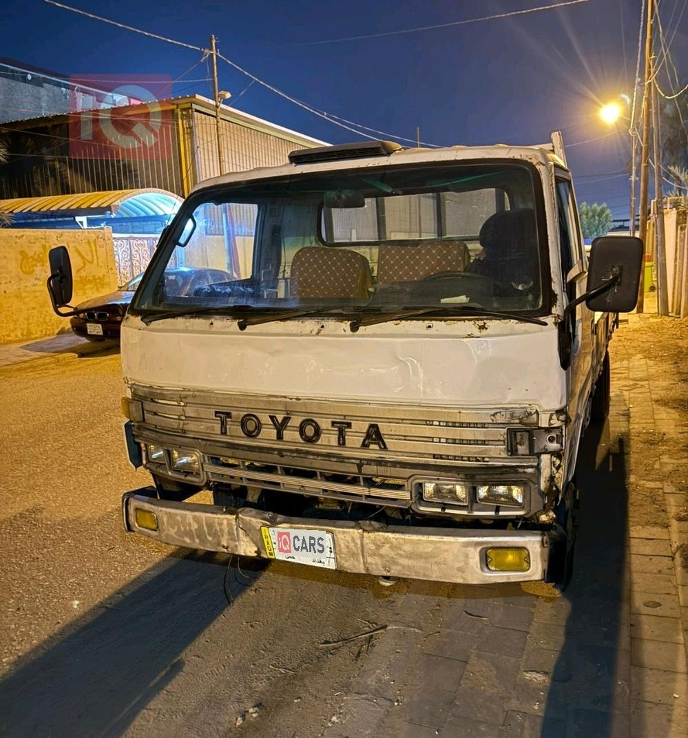 تۆیۆتا تۆیۆئیس